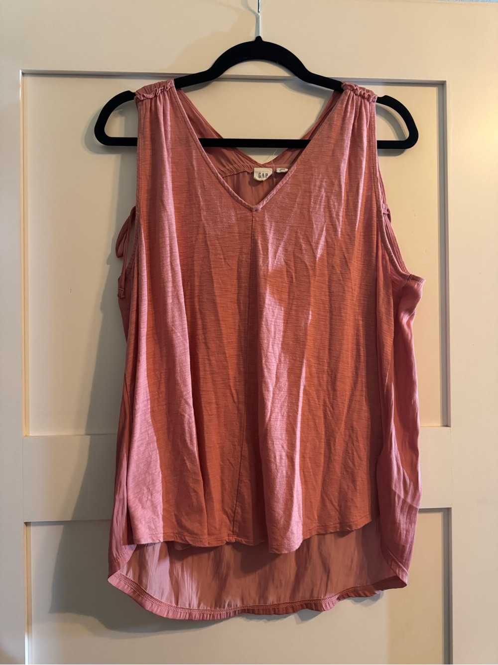 GAP Dusty Rose Cold-Shoulder V-Neck Tank